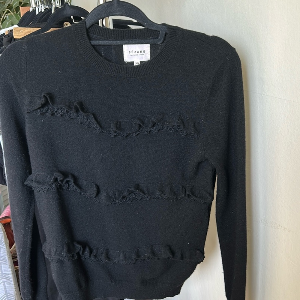 Black XS Sézane ruffle sweater